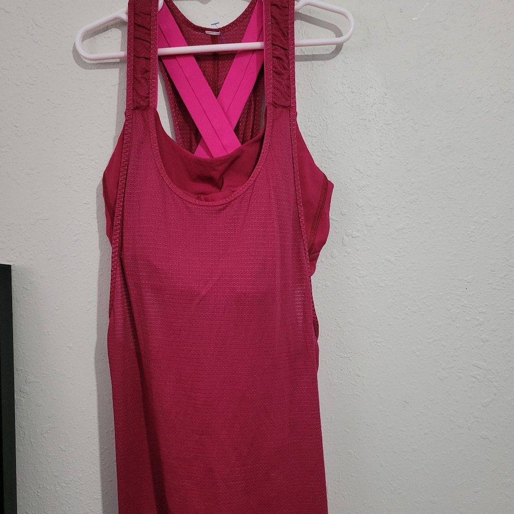 Lululemon tank